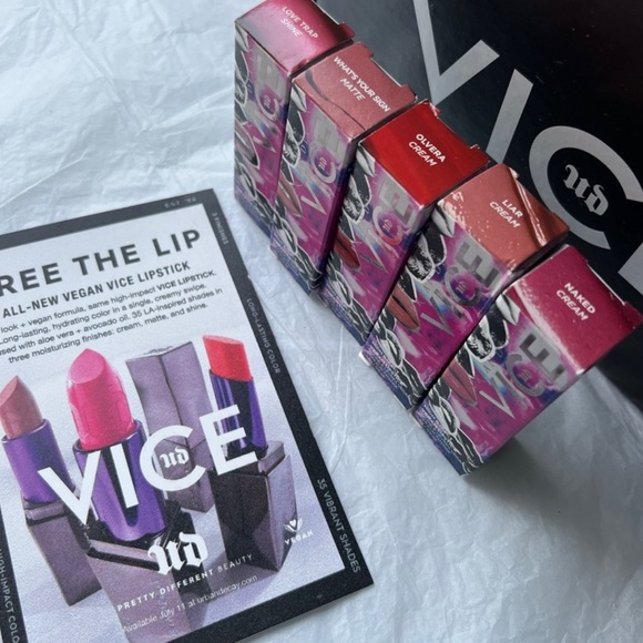 URBAN DECAY Vice shade: what’s your sign  ( Hydrating Lipstick) - Picture 15 of 16